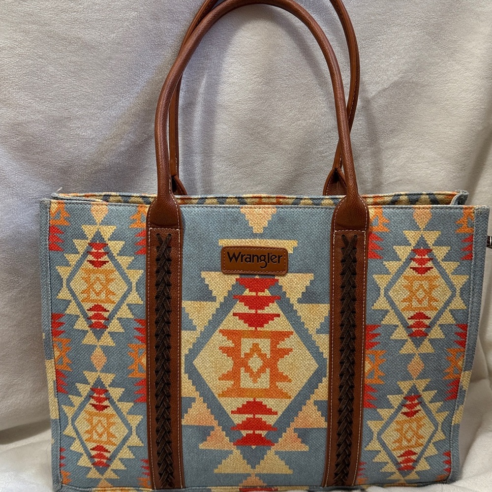 Wrangler Aztec Pattern Tote with Brown Accents